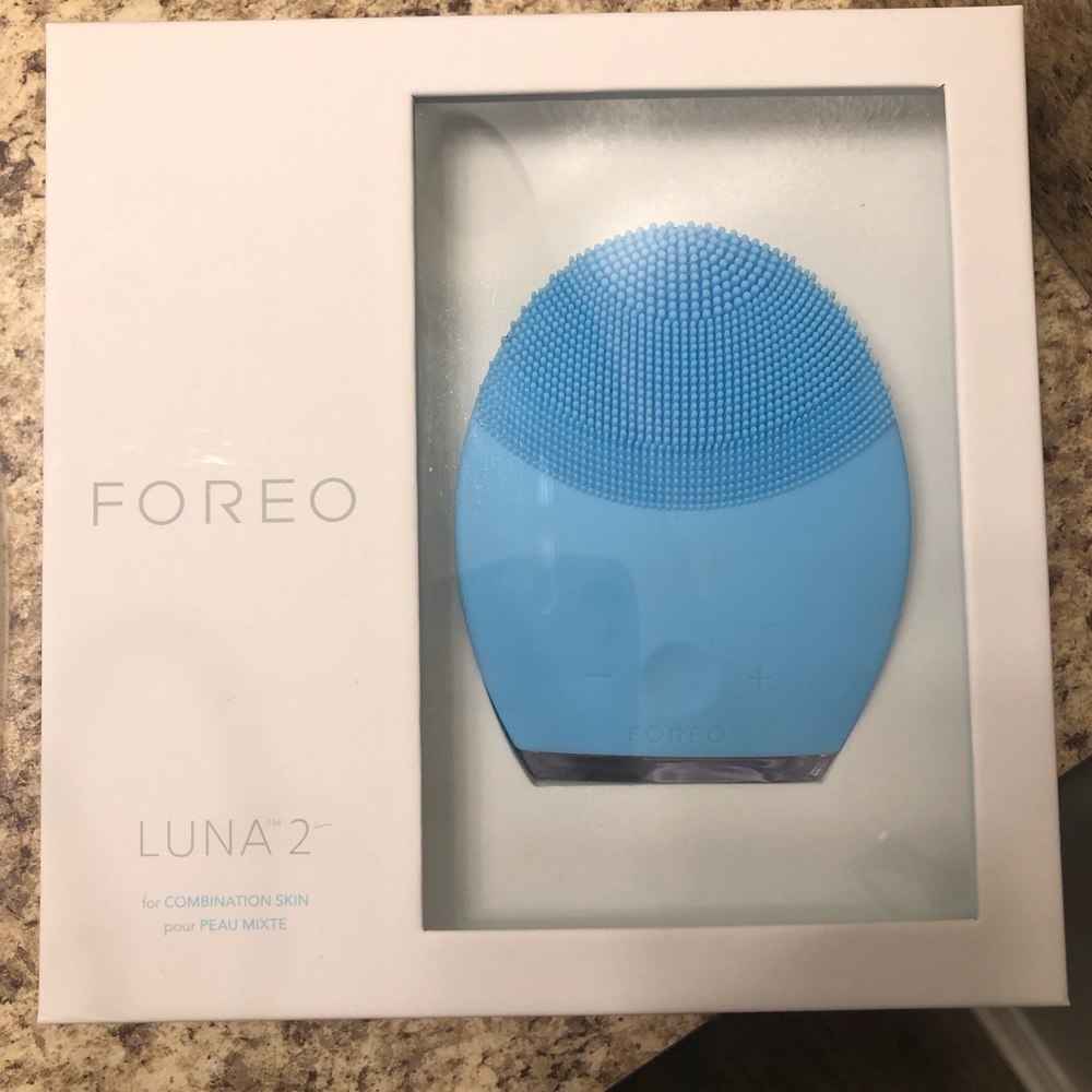 ✨SALE✨Foreo Luna 2
